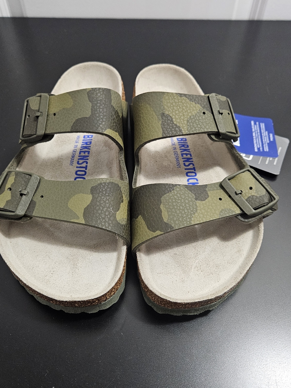 NWOB Women's Birkenstock Arizona Soft Footbed Sandals Size 7